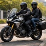 découvrez si une moto peut être utilisée légalement pour le transport de personnes, les règles à respecter et les précautions à prendre pour assurer la sécurité de tous.